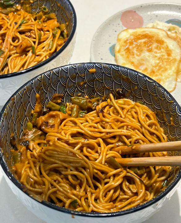 开元棋牌app下载-过早的仪式感：热干面